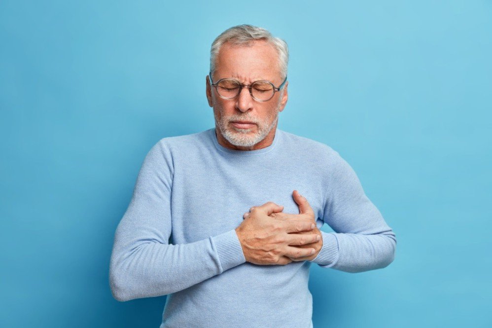 Recognizing the Warning Signs of a Heart Attack and Stroke